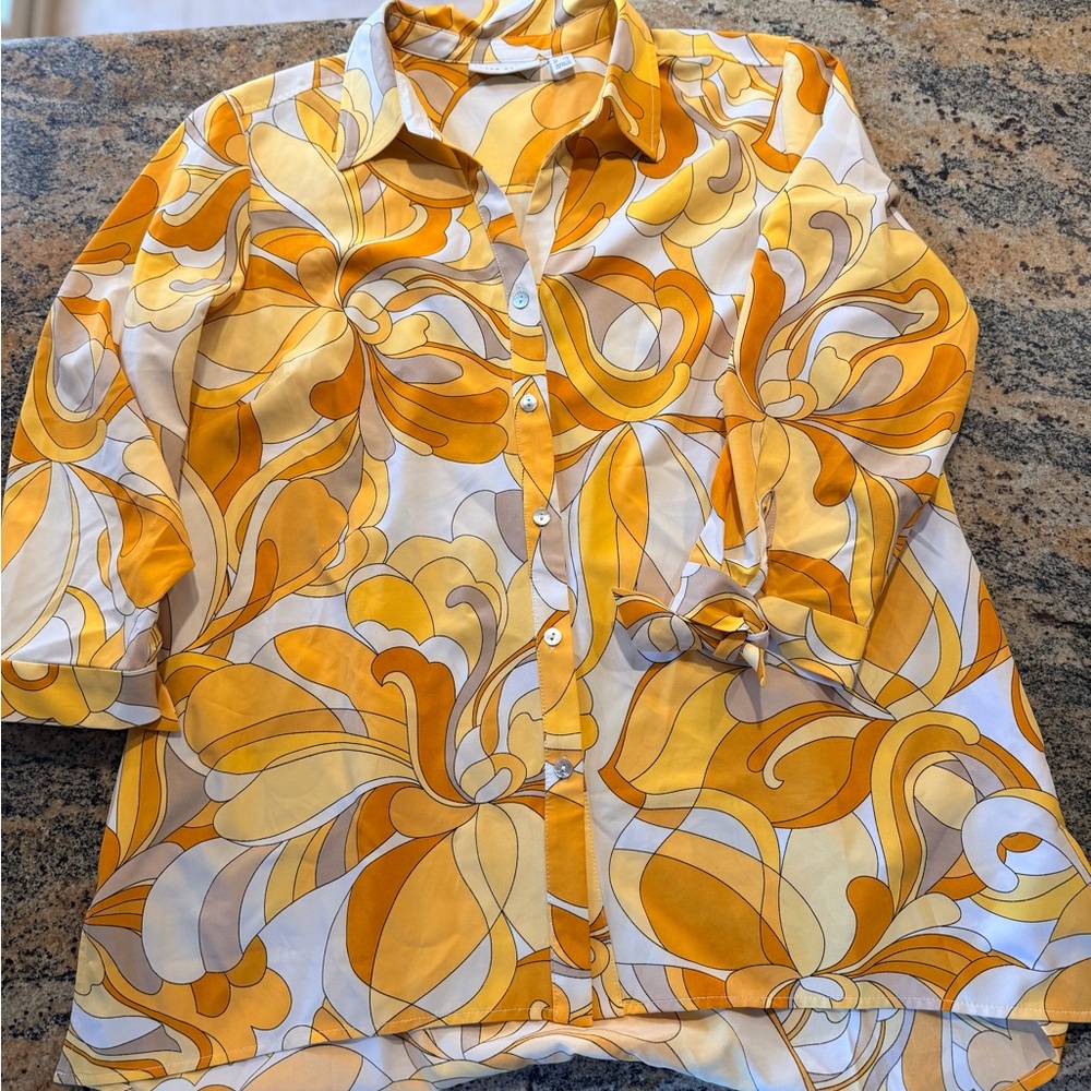 Susan Graver Yellow & White Swirl retro Button-Up Blouse
